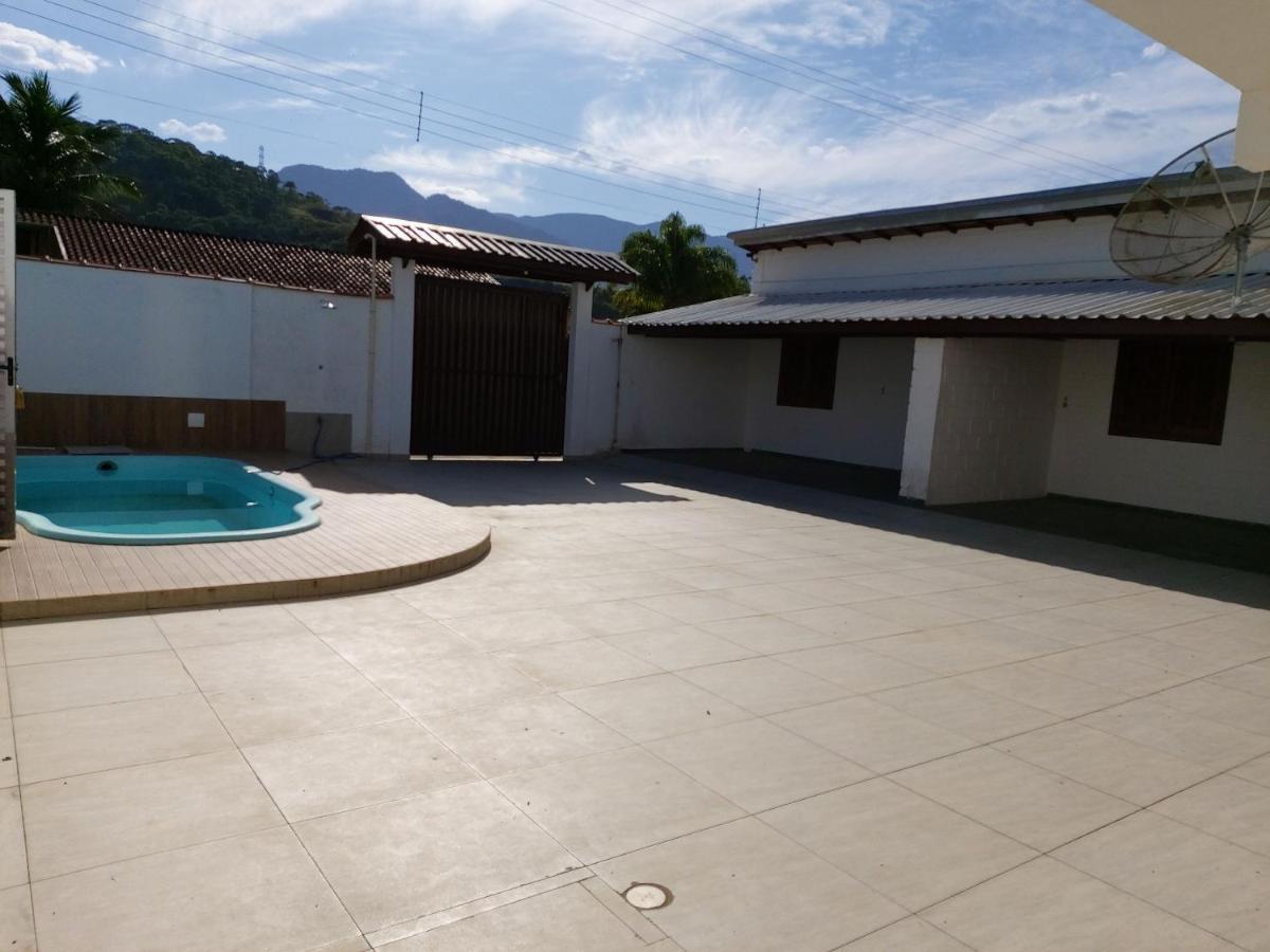 0006.02 - Maranduba - Chale - 1 Dorm - 5 Pess - 3 Quadras Do Mar - Piscina Coletiva - Wifi Vila Ubatuba Exterior foto