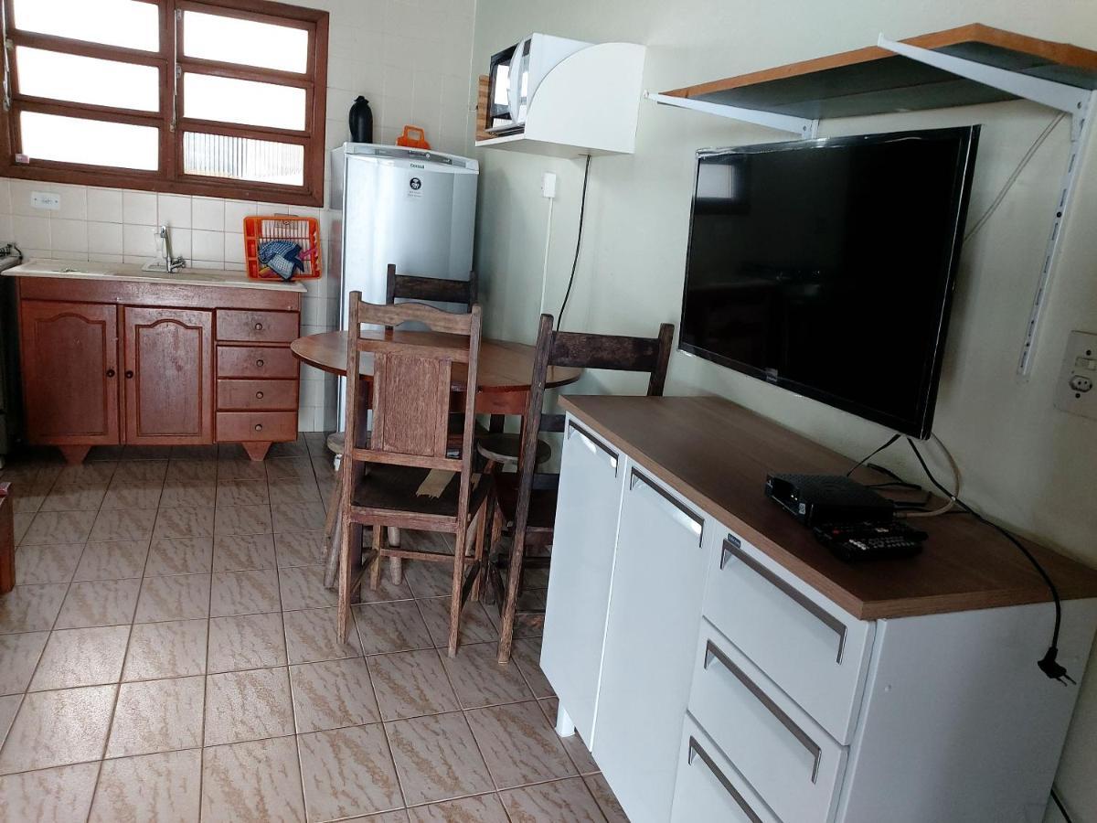 0006.02 - Maranduba - Chale - 1 Dorm - 5 Pess - 3 Quadras Do Mar - Piscina Coletiva - Wifi Vila Ubatuba Exterior foto